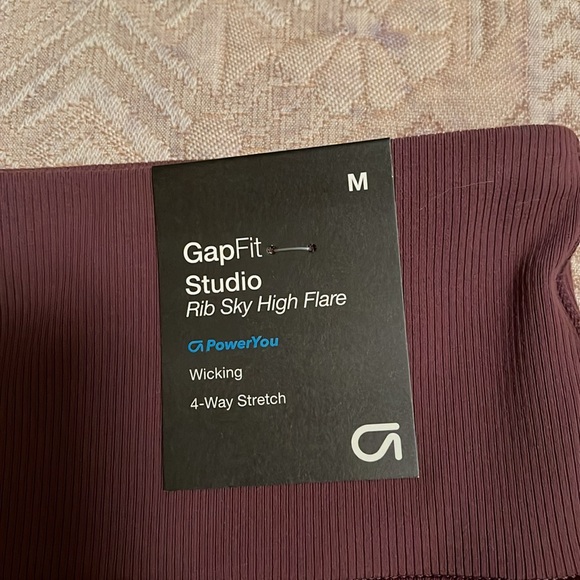 GapFit Rib Sky High Studio Purple Flare Leggings/NWT/M - Picture 8 of 13